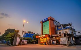 Via Super 7 Inn- Nr Rabale Station